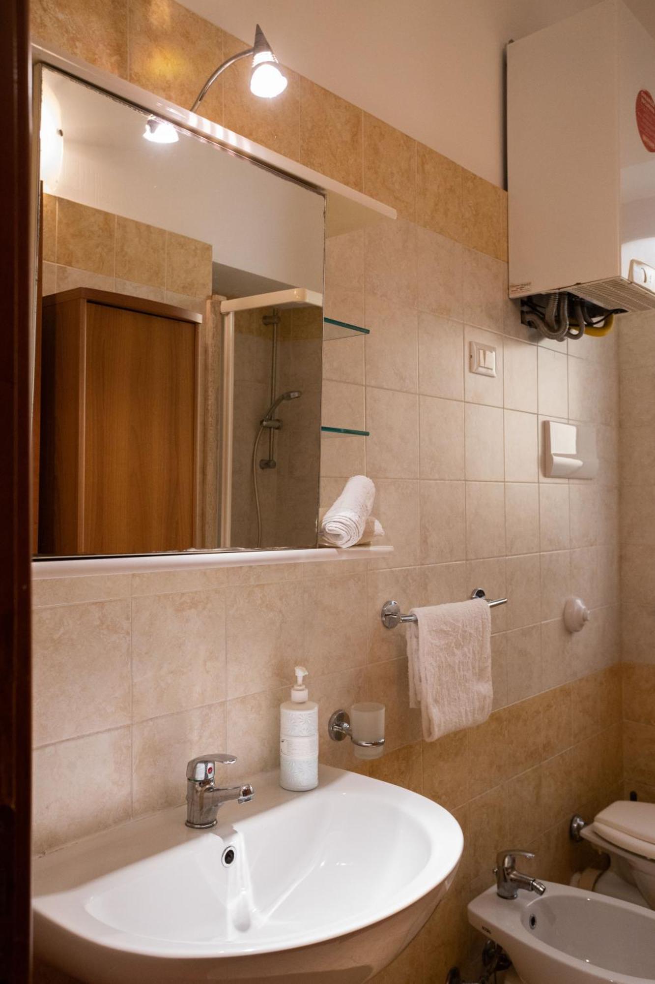 Hola Cathedral House Cadorna Apartment Палермо Екстериор снимка