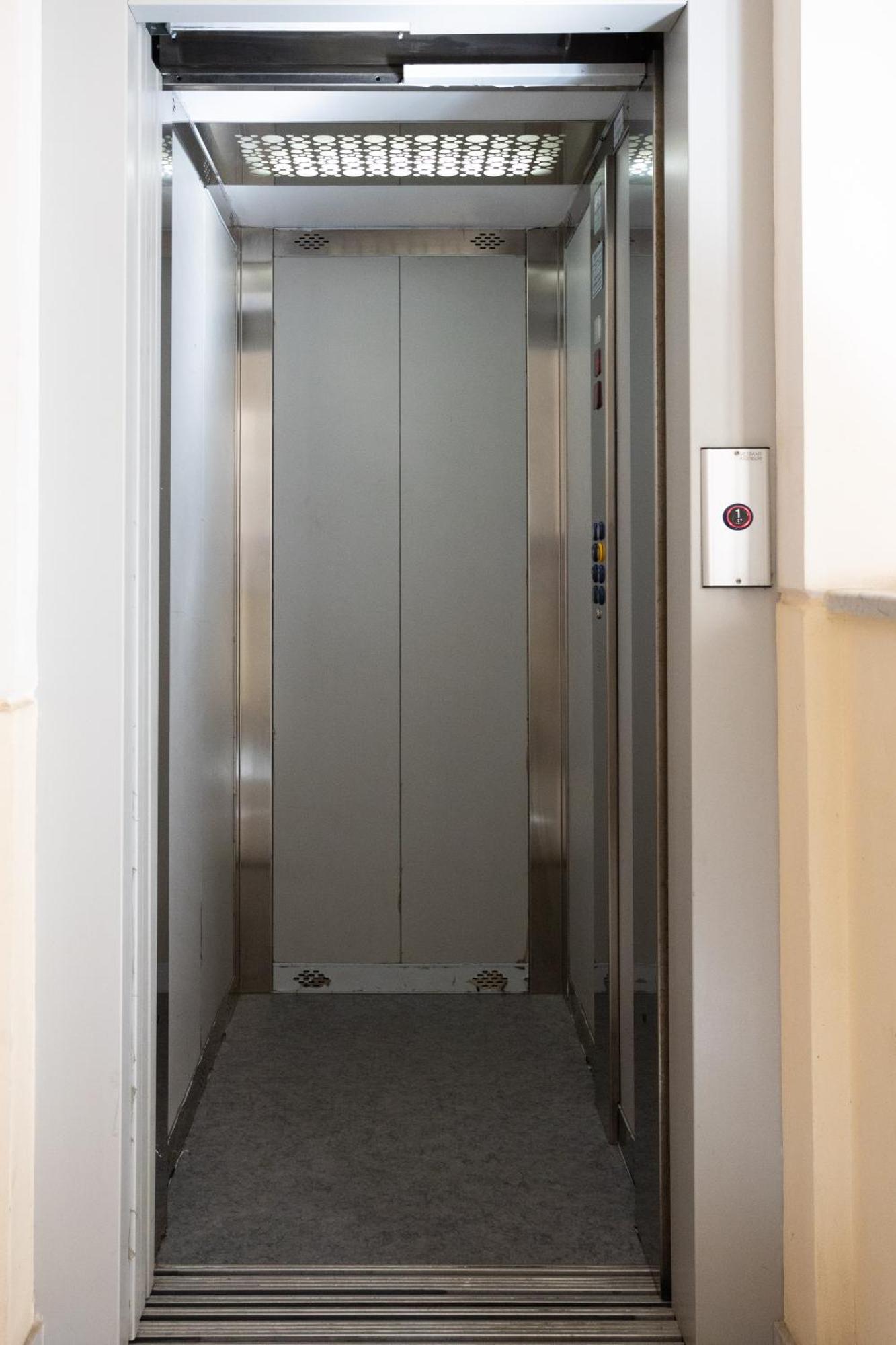 Hola Cathedral House Cadorna Apartment Палермо Екстериор снимка