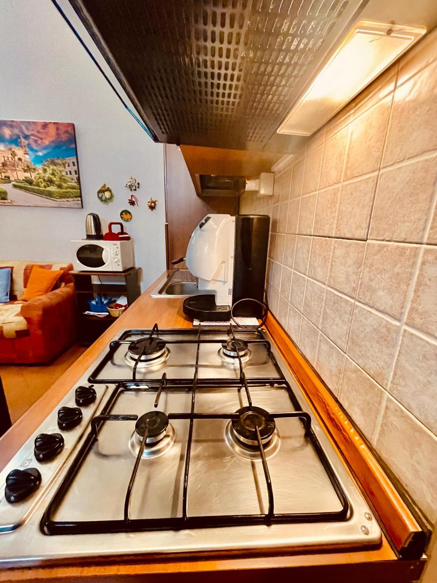 Hola Cathedral House Cadorna Apartment Палермо Екстериор снимка